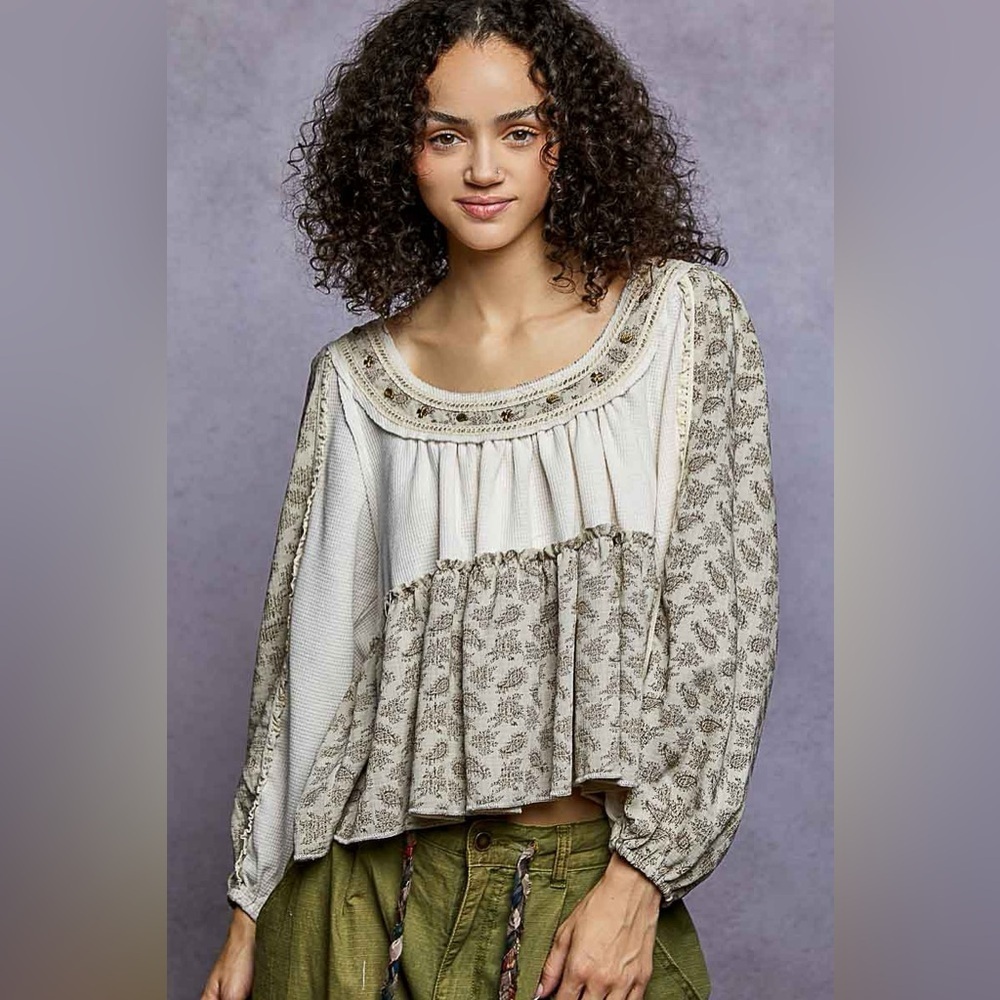 POL Cream and Gray Patterned Blouse